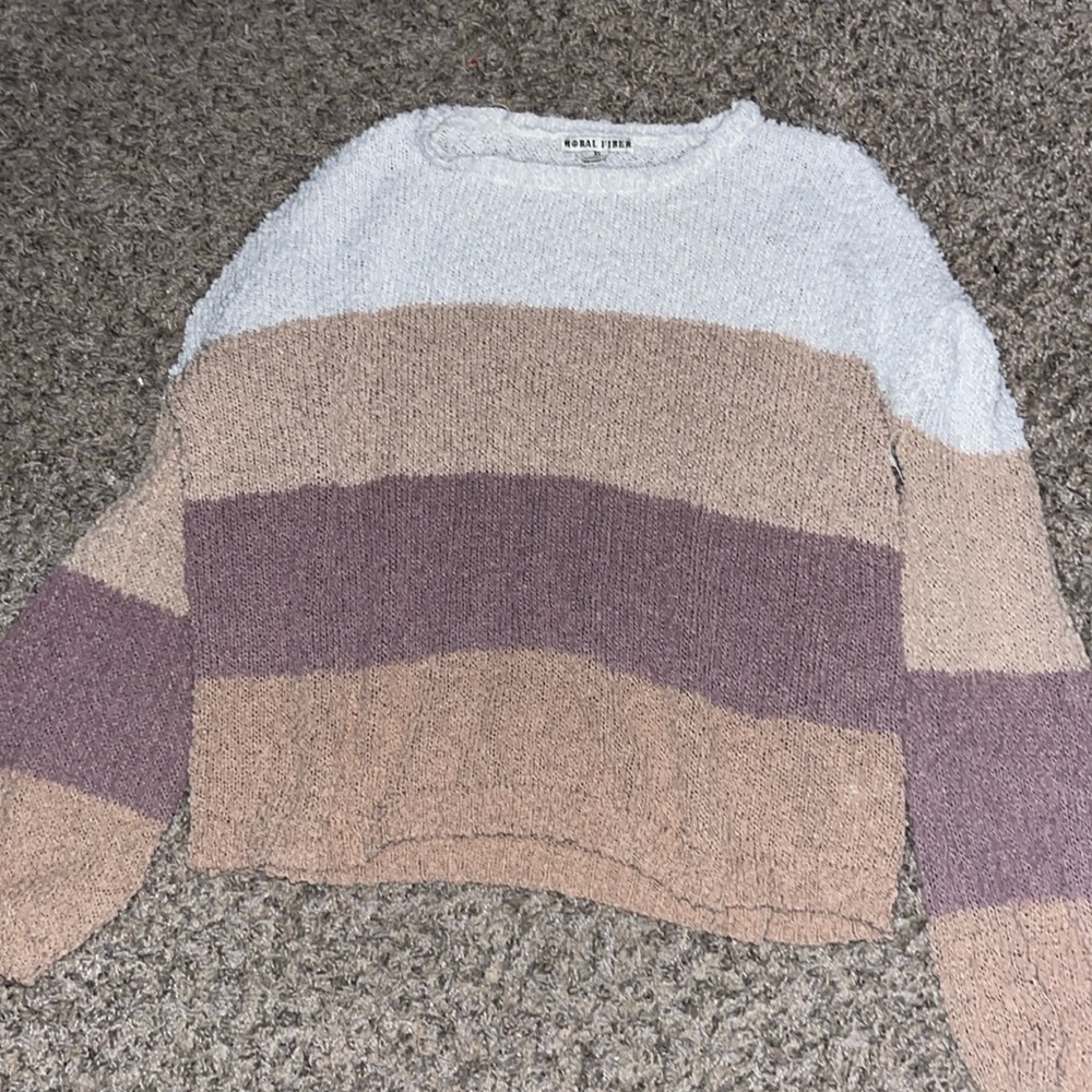 Women’s super cute and breathable sweater!! 💜